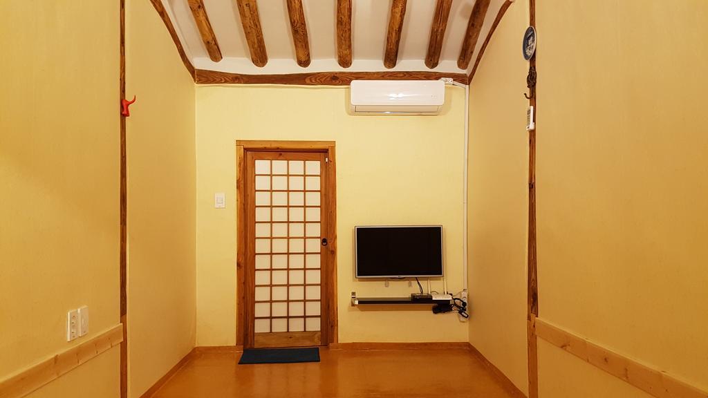 Ohnewwall Guesthouse Jeonju Luaran gambar