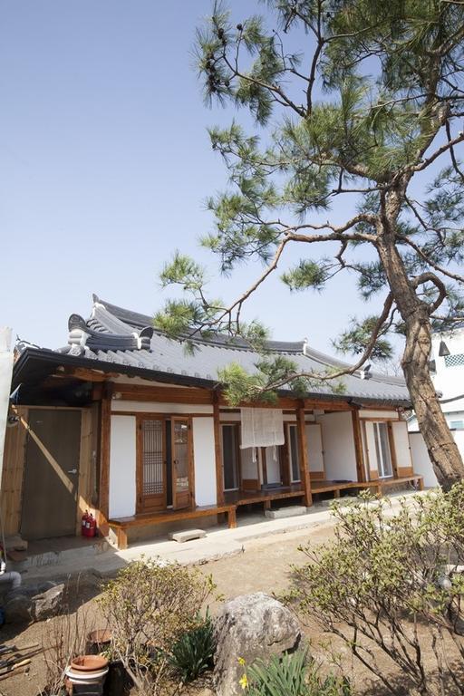 Ohnewwall Guesthouse Jeonju Luaran gambar